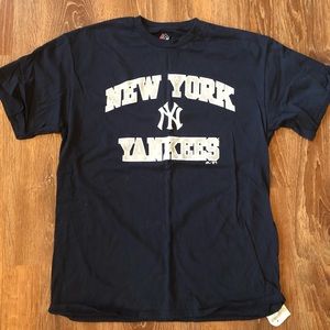 Majestic New York Yankees T-Shirt (Large)